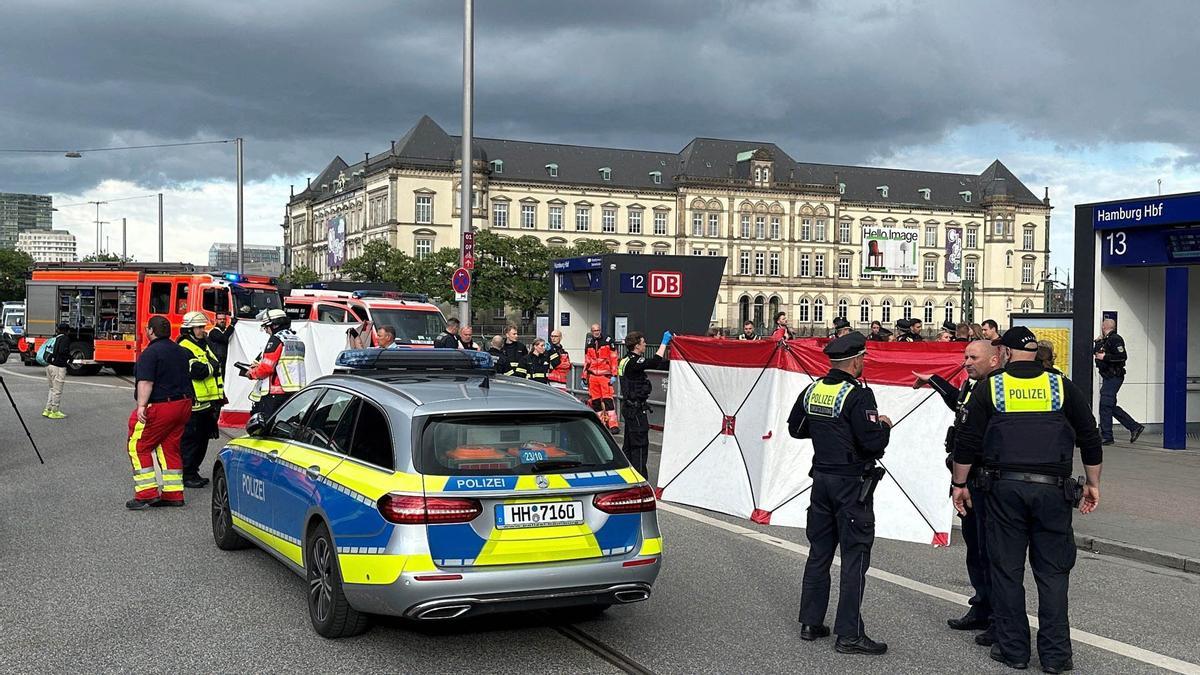 Una mujer hiere a cuchilladas a diecisiete personas en la estación de trenes de Hamburgo