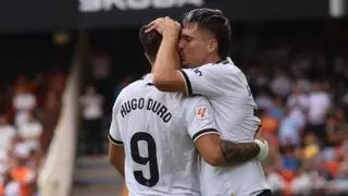 Mestalla desata al mejor Valencia (3-0)