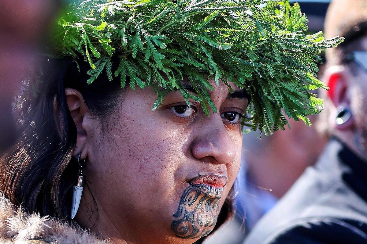 Los maorís de Nueva Zelanda nombran a una mujer de 27 años reina de los indígenas