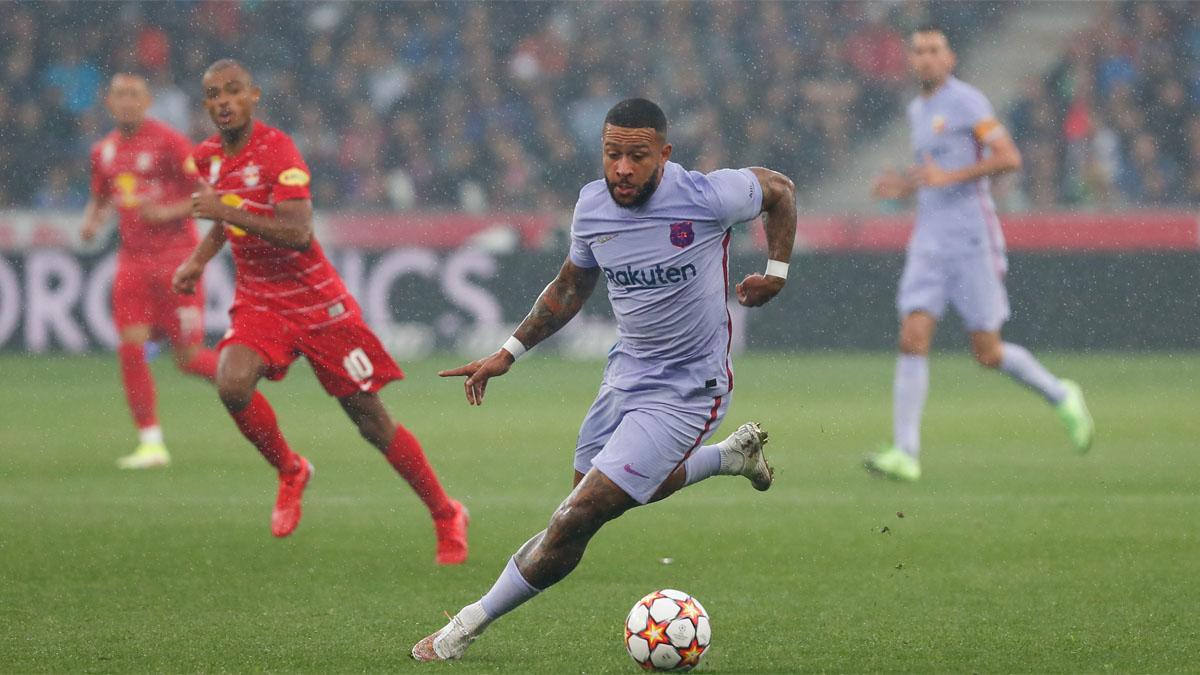 Memphis Depay volvió a mostrar maneras en un partido muy exigente