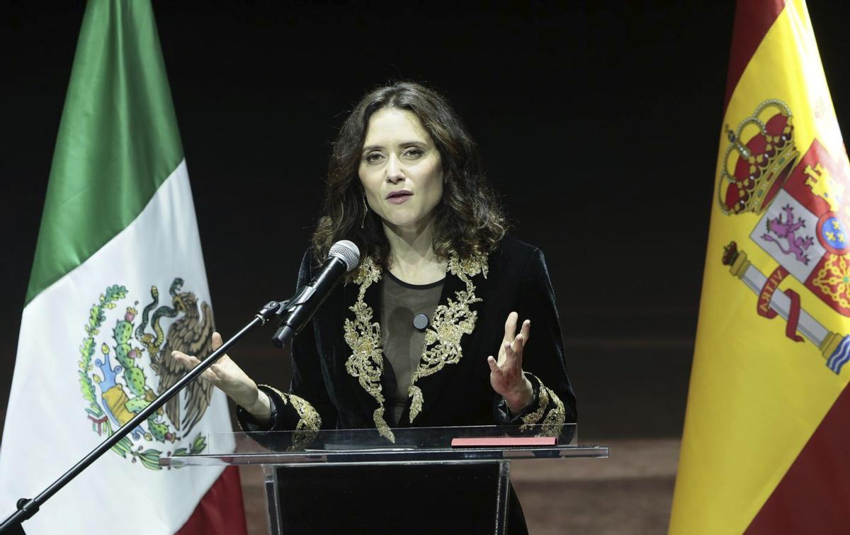 Ayuso desafia l’acostament a Mèxic del Rei i el Govern