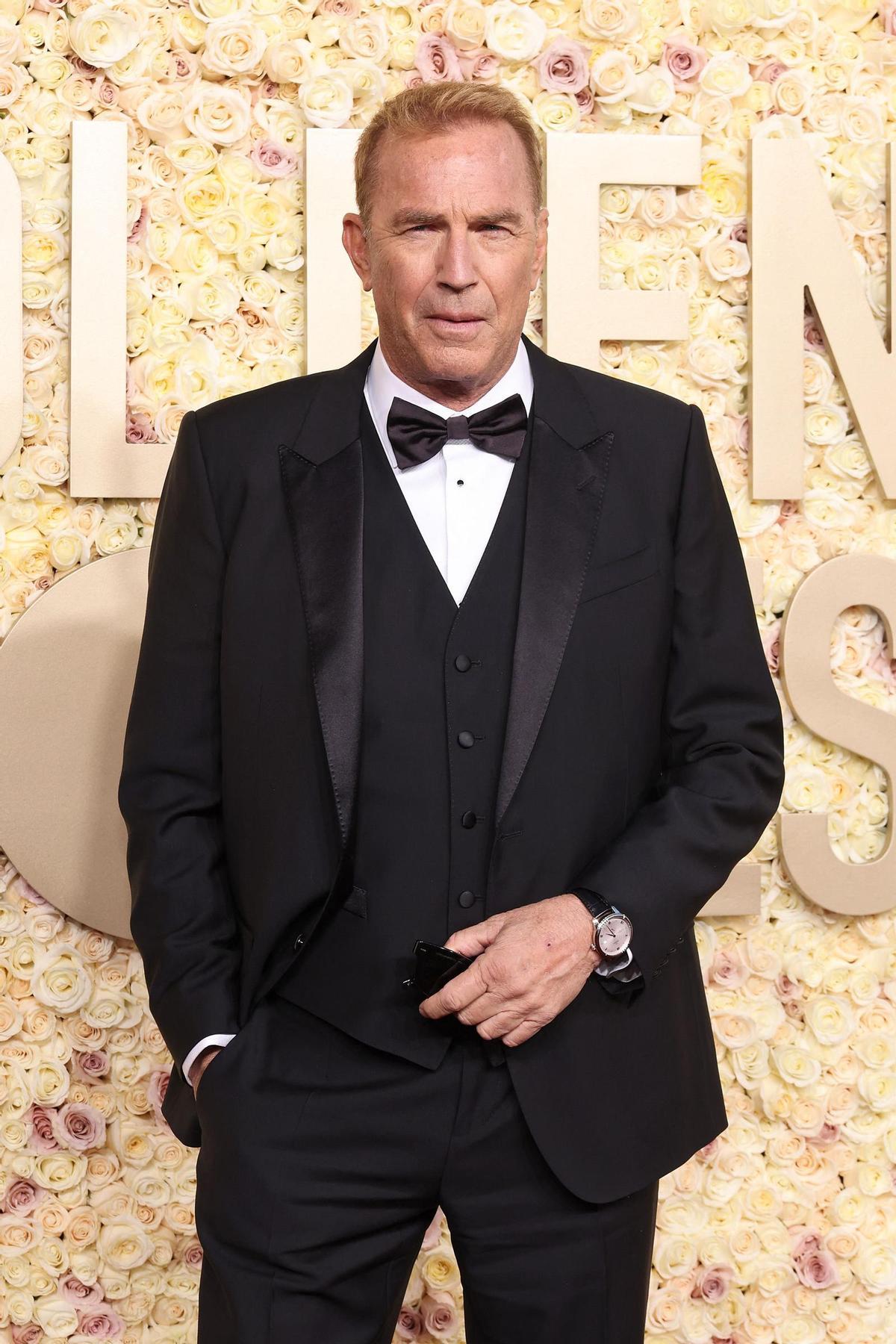 Kevin Costner, en la alfombra roja de los Globos de oro 2024