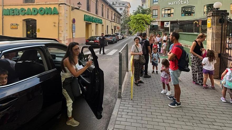 Más de 5.600 alumnos inician el curso en Dénia con un ojo puesto en el cielo: el alcalde pide paciencia y prudencia si empieza a llover con intensidad