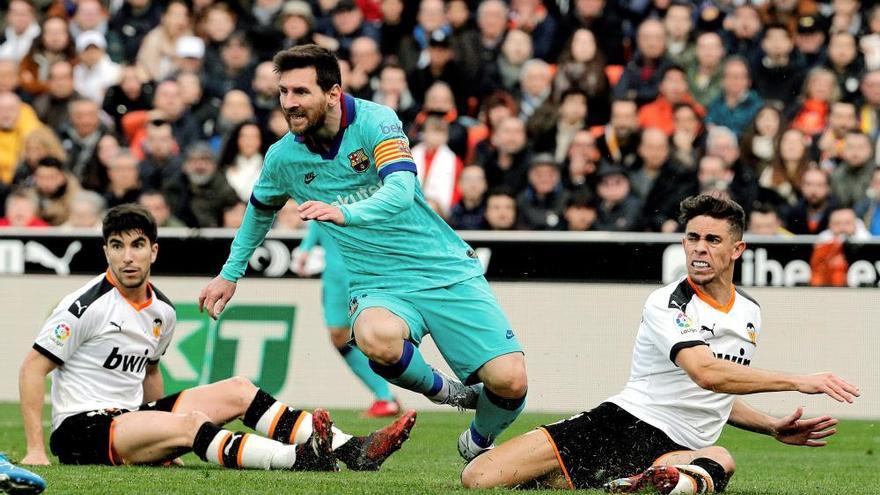 El Valencia le cobra al Barça