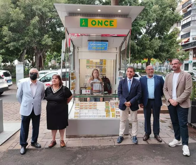 La ONCE instala sus primeros nuevos puestos de venta de cupones en Santa Cruz