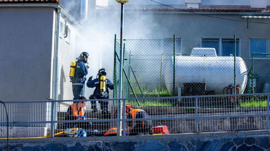 Simulacro de incendio en el colegio Valcarce de Carral