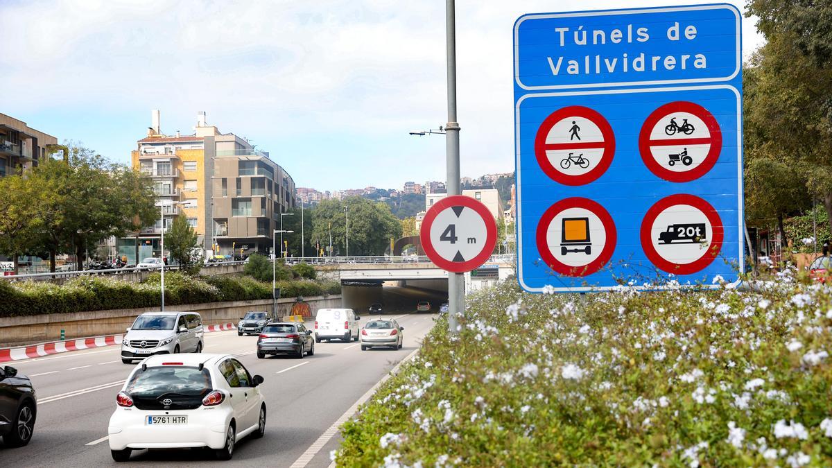 Acceso a los túneles de Vallvidrera, en Via Augusta, poco antes del paseo de la Bonanova