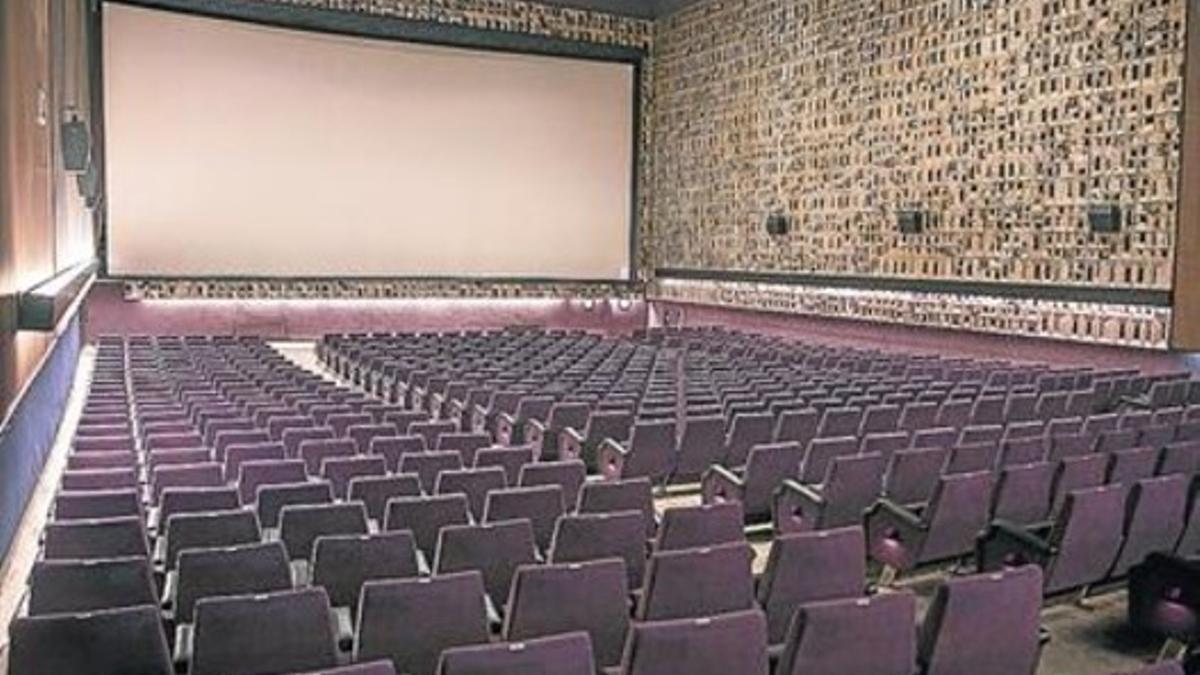 El cine más grande 8La sala de 1.174 butacas de los multicines Aribau, ayer, antes de la primera sesión.