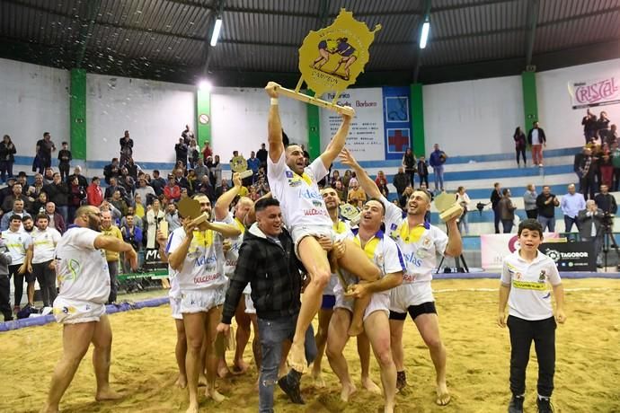 DEPORTES. VECINDARIO.SANTA LUCIA.   Luchada. Final de la Copa Cabildo Insular entre los equipos del Estrella CL y el CL Agüimes.  | 30/03/2019 | Fotógrafo: Juan Carlos Castro