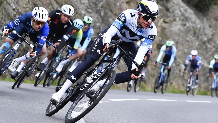 Enric Mas se equivoca de salida en una rotonda y regala el triunfo en Francia