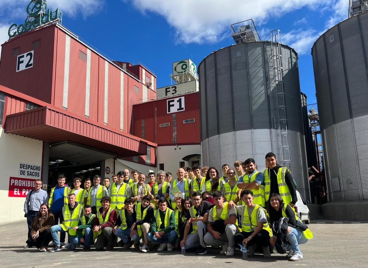 Jornada de alumnos de la Santa Espina en Cobadu