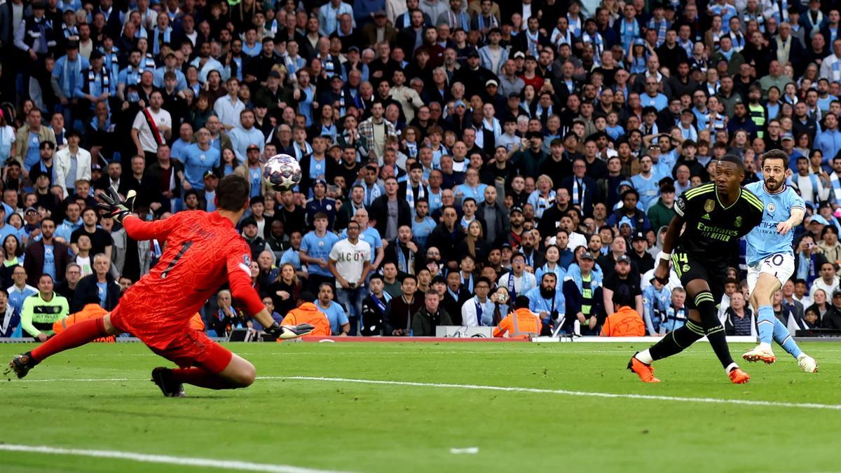 Bernardo Silva afusella Courtois i anota el primer gol del Manchester City