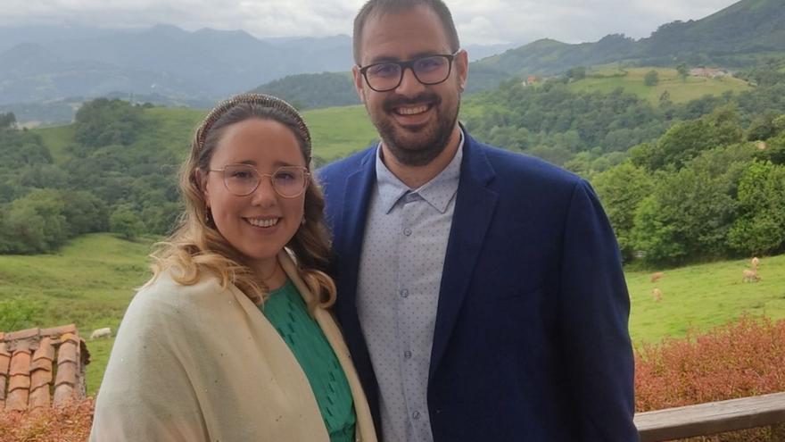 La pareja de novios del rito del beso, Noelia Galán y Sergio Fernández.
