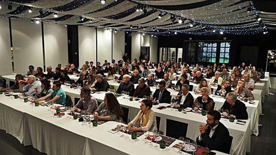 Participants en una de les activitats gastronòmiques.