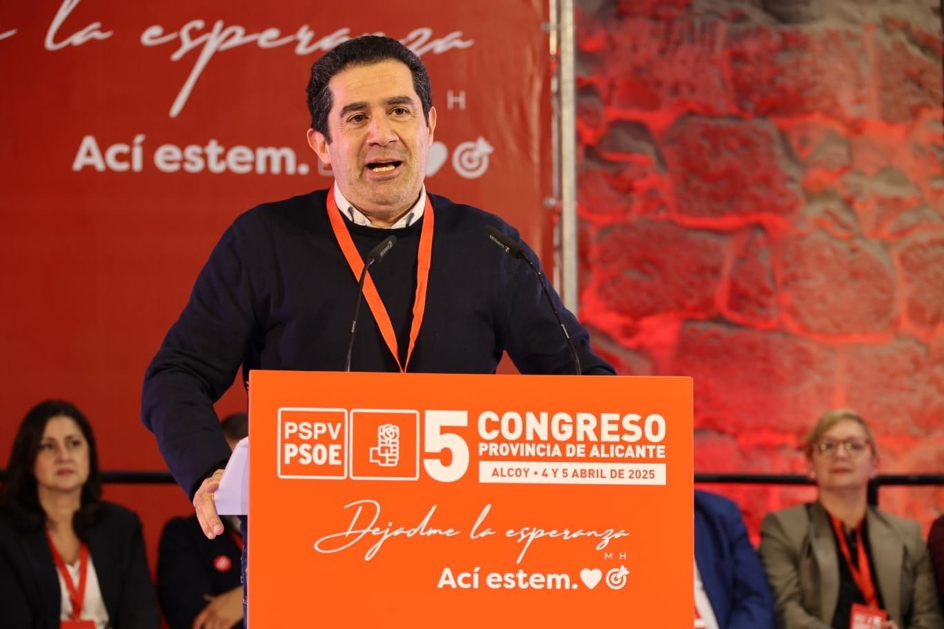 Leire Pajín abre el congreso provincial del PSOE alicantino celebrado en Alcoy