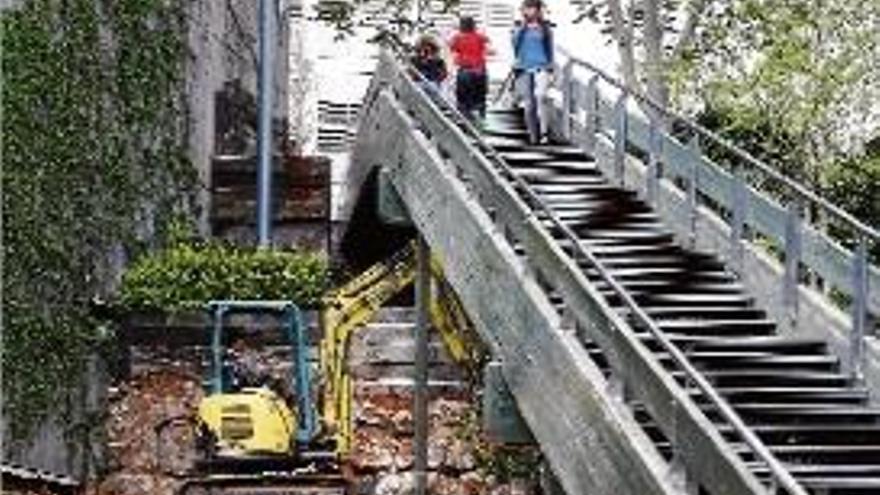 Comencen l&#039;obra de l&#039;ascensor que uneix Vista Alegre i les Pedreres