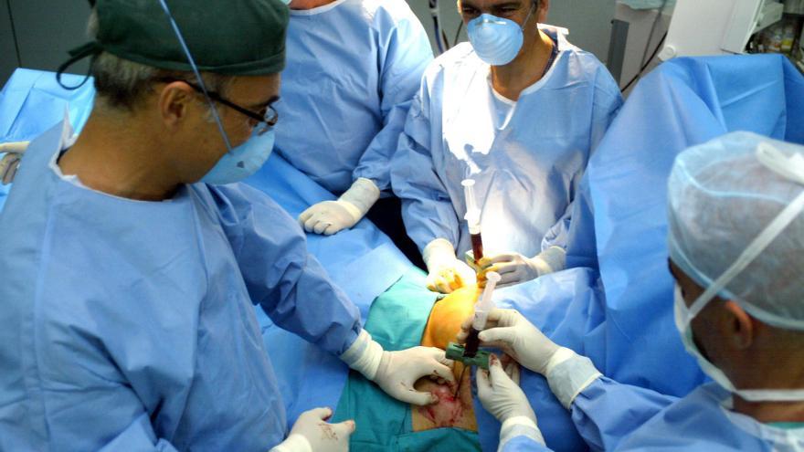Los 4 hospitales bajan el tiempo de espera quirúrgica en Traumatología