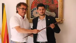Gael Rodríguez pren la vara d'alcalde de Portbou i es converteix en el batlle més jove d'Europa