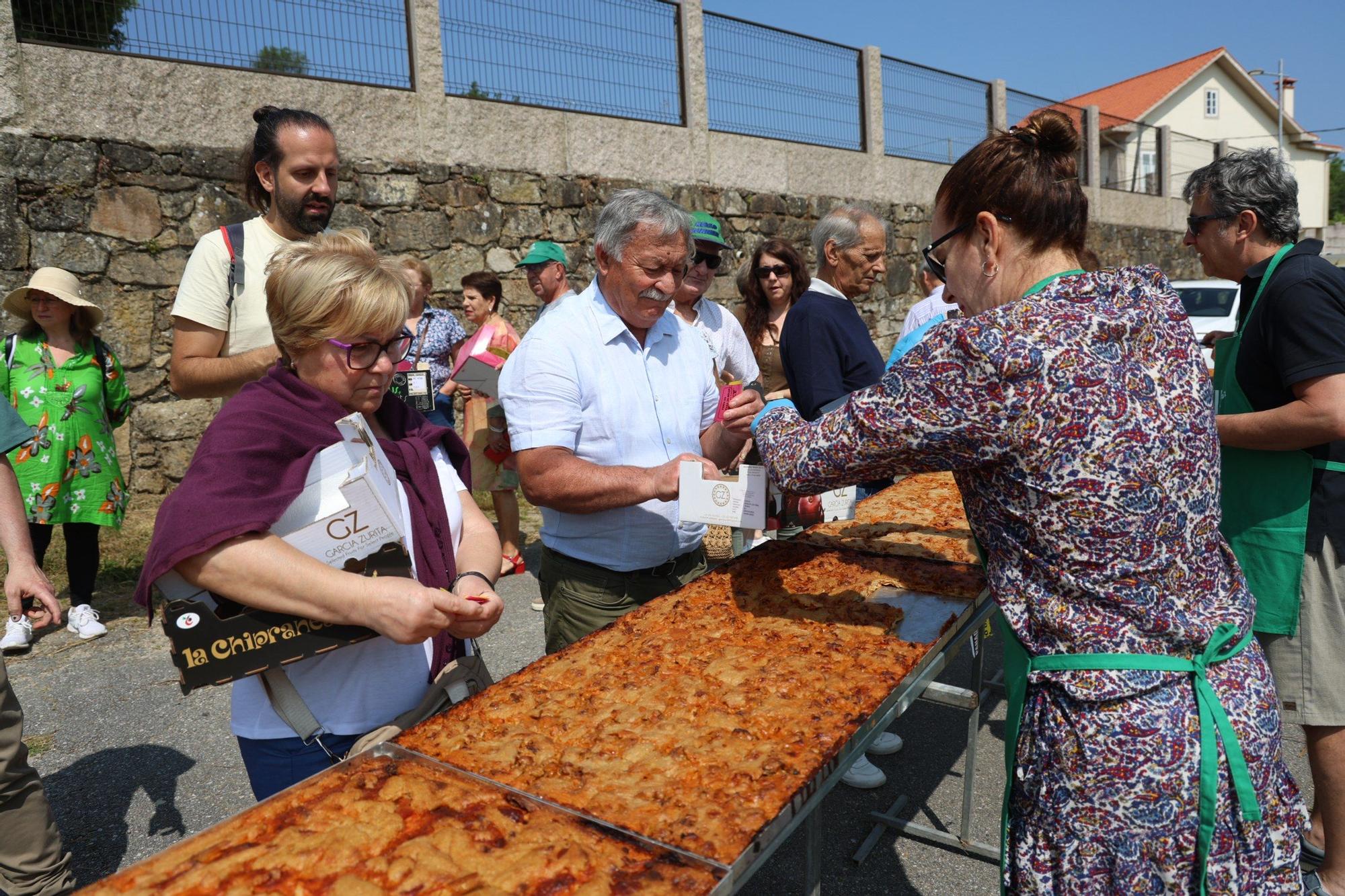 Asistentes a la Festa da Empanada de Millo de Cordeiro.