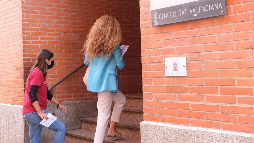 La ex subdirectora de la cárcel de Villena detenida por denuncia falsa niega que filtrara el vídeo de la reducción a un preso