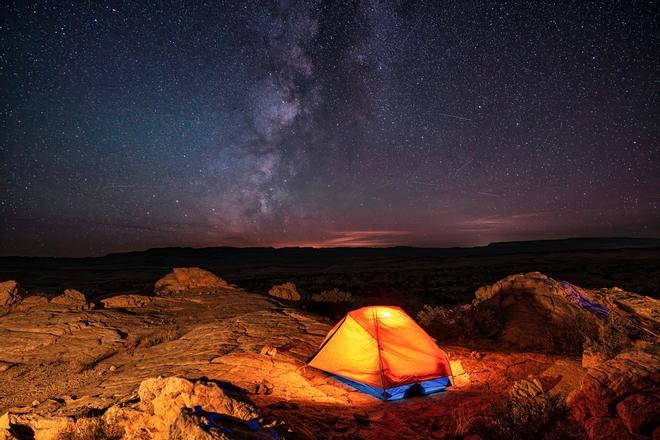 Acampar en la noche de Utah