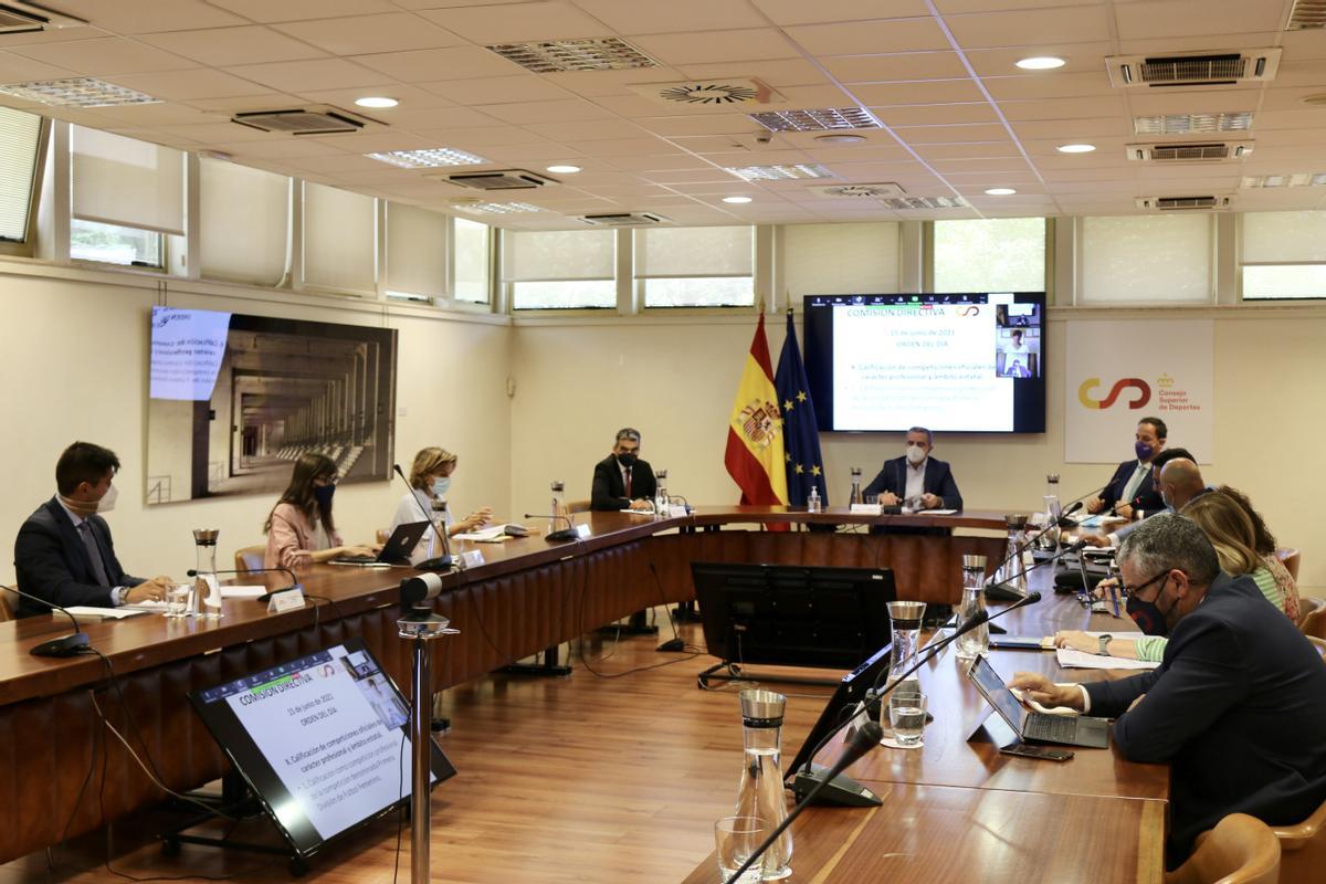 El fútbol femenino es oficialmente profesional
