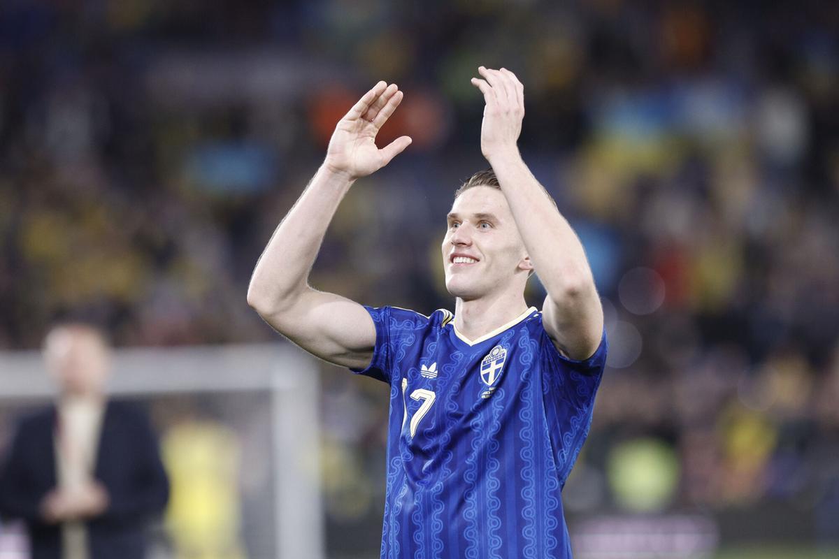 Viktor Gyökeres anotó un hat-trick ante Ucrania