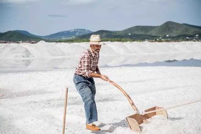 La sal que levantó Ibiza: la feria que cumple diez años devolviendo a la isla el oficio que la hizo vivir antes del turismo