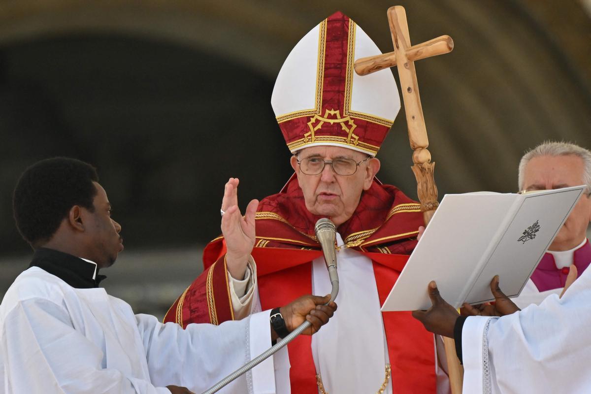 El Papa Francisco asiste a la Misa del Domingo de Ramos
