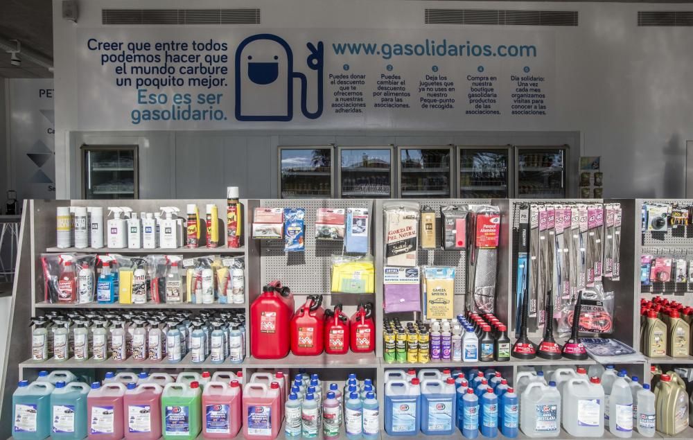 PetroAlacant suma cuatro estaciones de servicio en la provincia y un prolongado apoyo a asociaciones con su iniciativa «Gasolidarios»