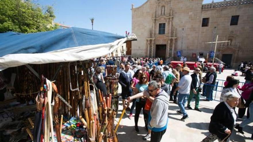 La Plaza Luis Foglietti es la única zona donde el Ayuntamiento de Alicante puede poner puestos, pero no deben ser de alimentación.