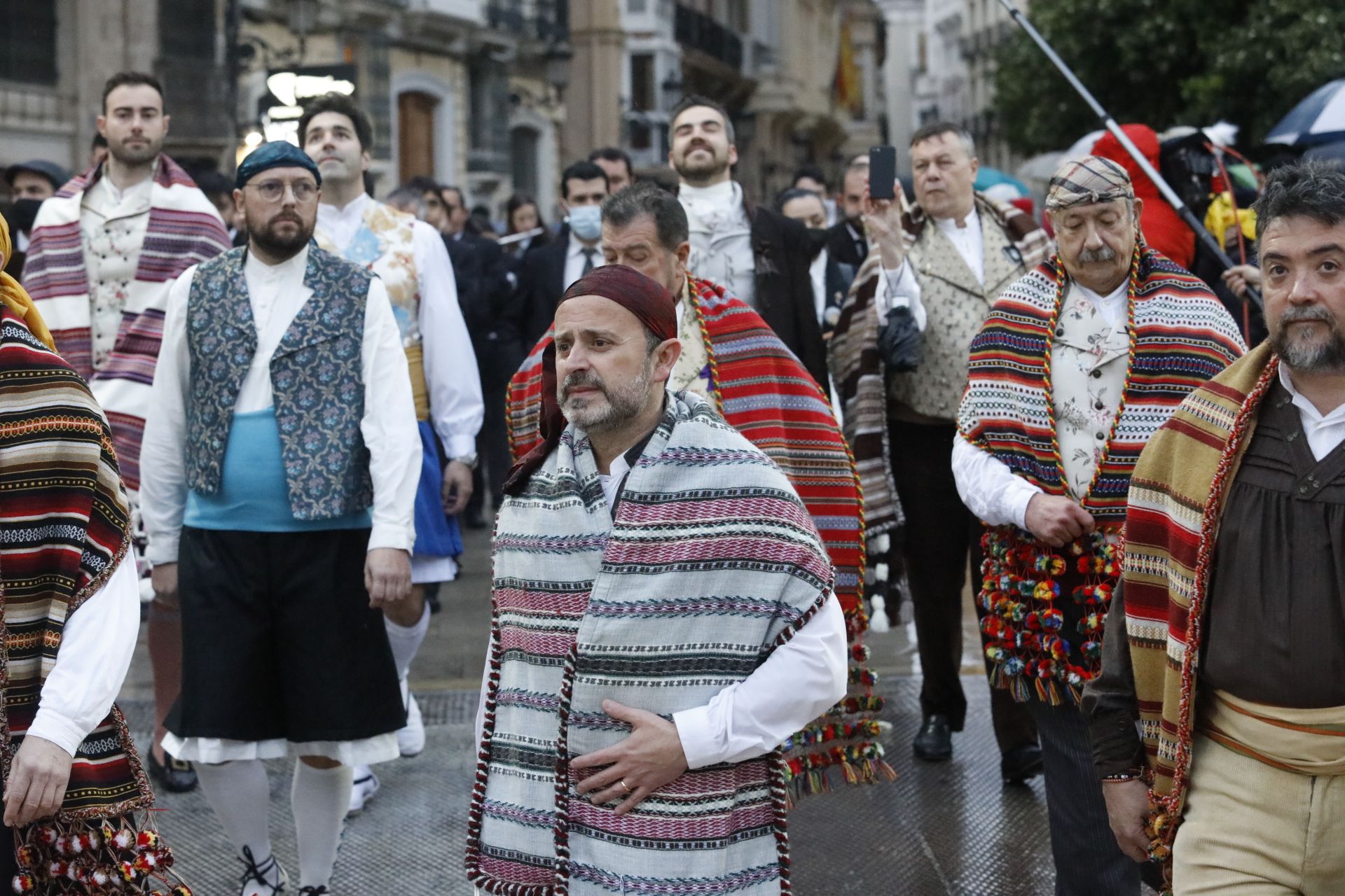 Búscate en el primer día de ofrenda por la calle Quart (entre las 18:00 a las 19:00 horas)