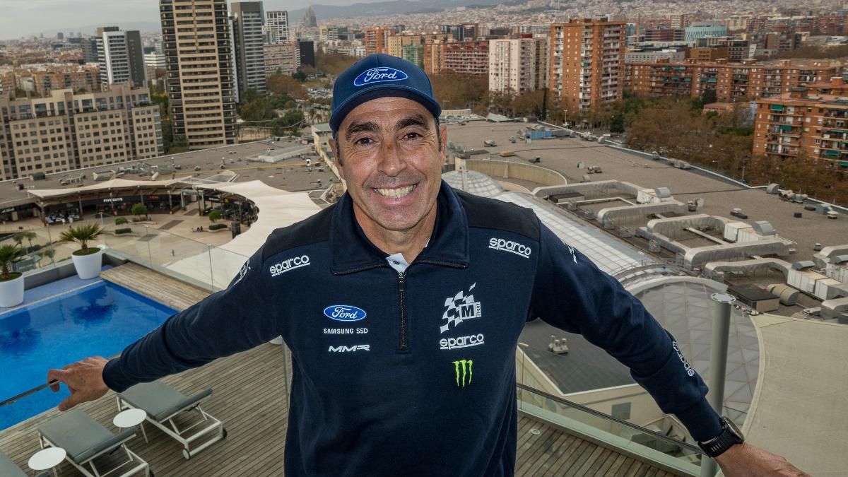 Nani Roma, en Barcelona, antes de partir rumbo a Arabia para disputar la 46ª edición del Rally Dakar, la 27ª en su cuenta