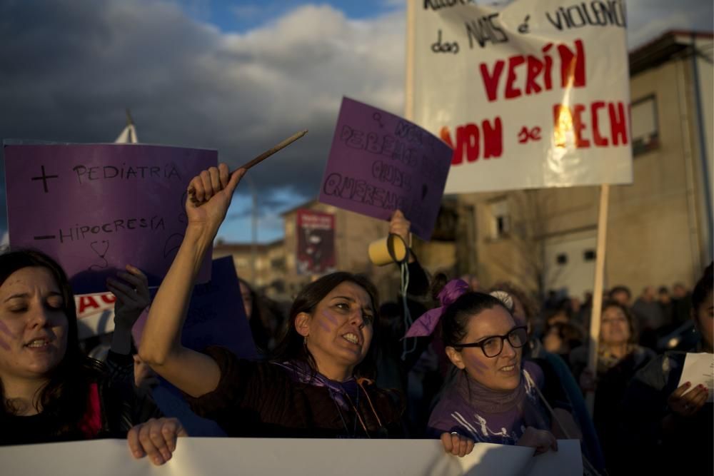 Verín clama contra el cierre del paritorio. // Brais Lorenzo