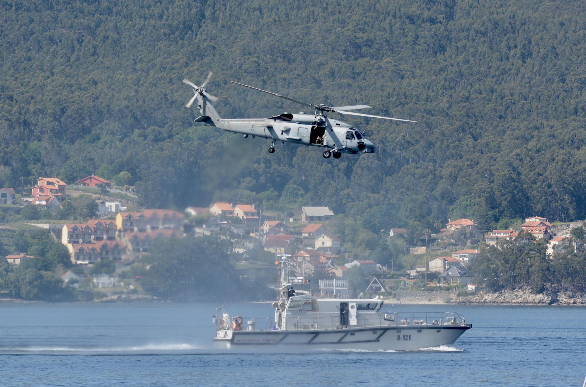 Así de espectacular fue la 'batalla' de la Armada en la Ría de Pontevedra