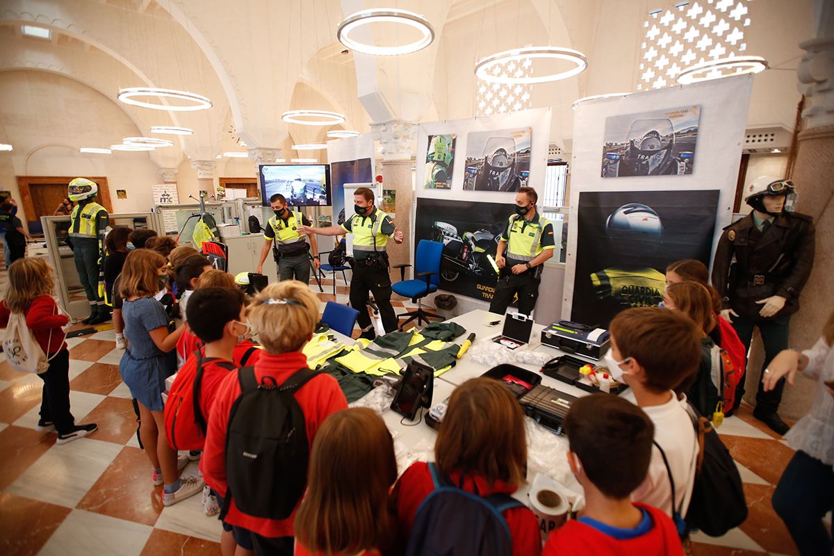 Talleres escolares en el edificio del antiguo Banco de España en el bulevar