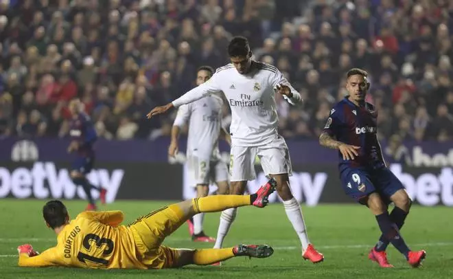 Las mejores imágenes del Levante UD - Real Madrid