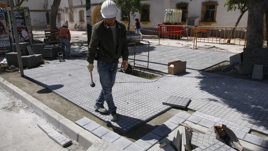 Un trabajador de la construcción en Málaga.