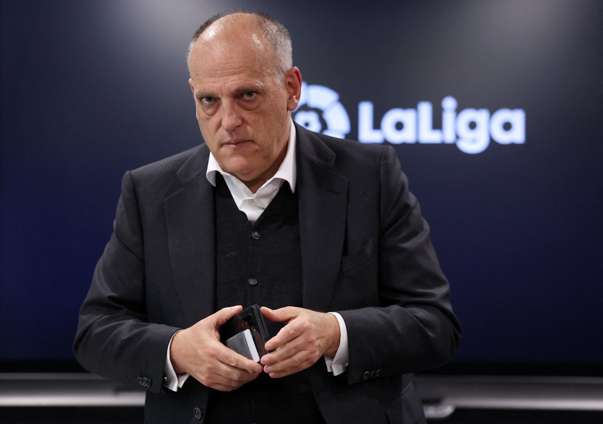 Javier Tebas, presidente de LaLiga, durante su intervención posterior a la asamblea extraordinaria.