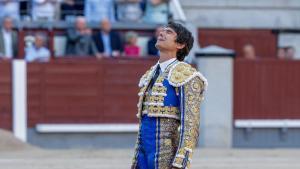 Sebastián Castella rompe a llorar tras marrar con los aceros su faena a Cantaor en Las Ventas