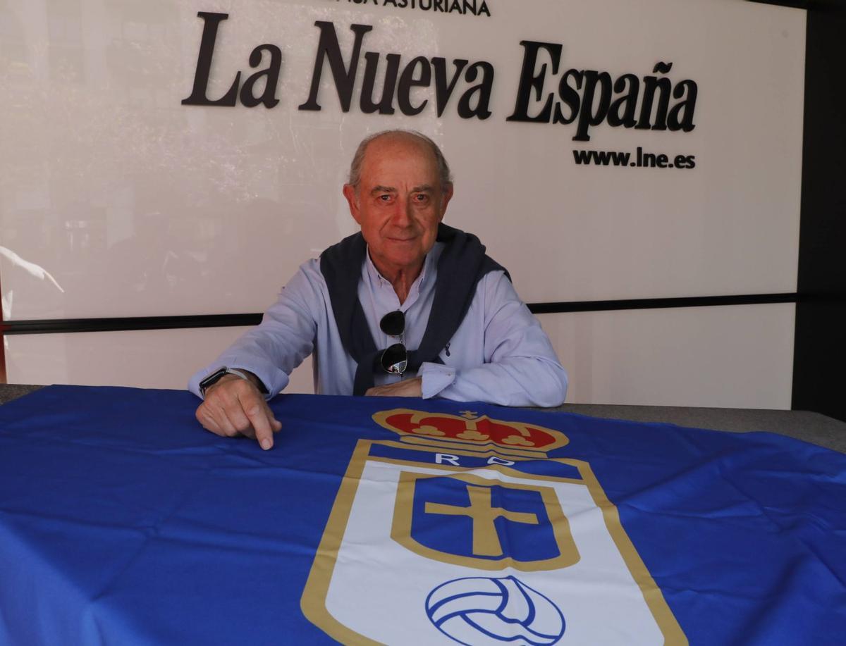 Manolo Lafuente, expresidente del Oviedo, ayer, en LA NUEVA ESPAÑA. | FERNANDO RODRÍGUEZ