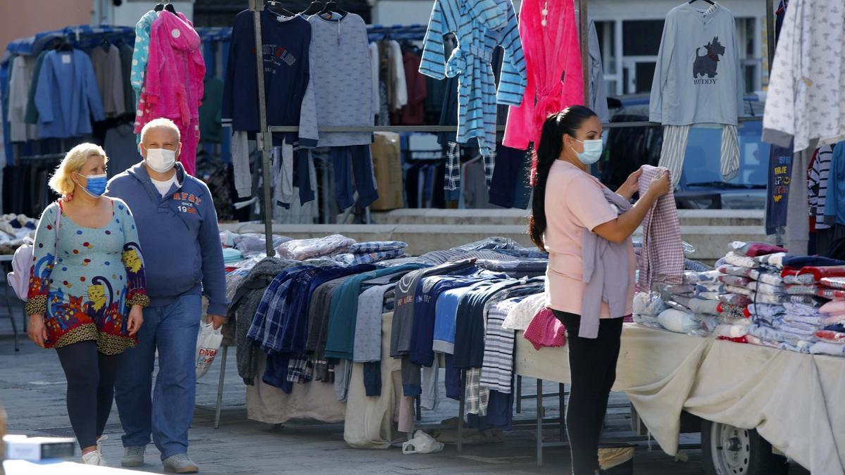 Los mercadillos de València están clausurados desde hace semanas.