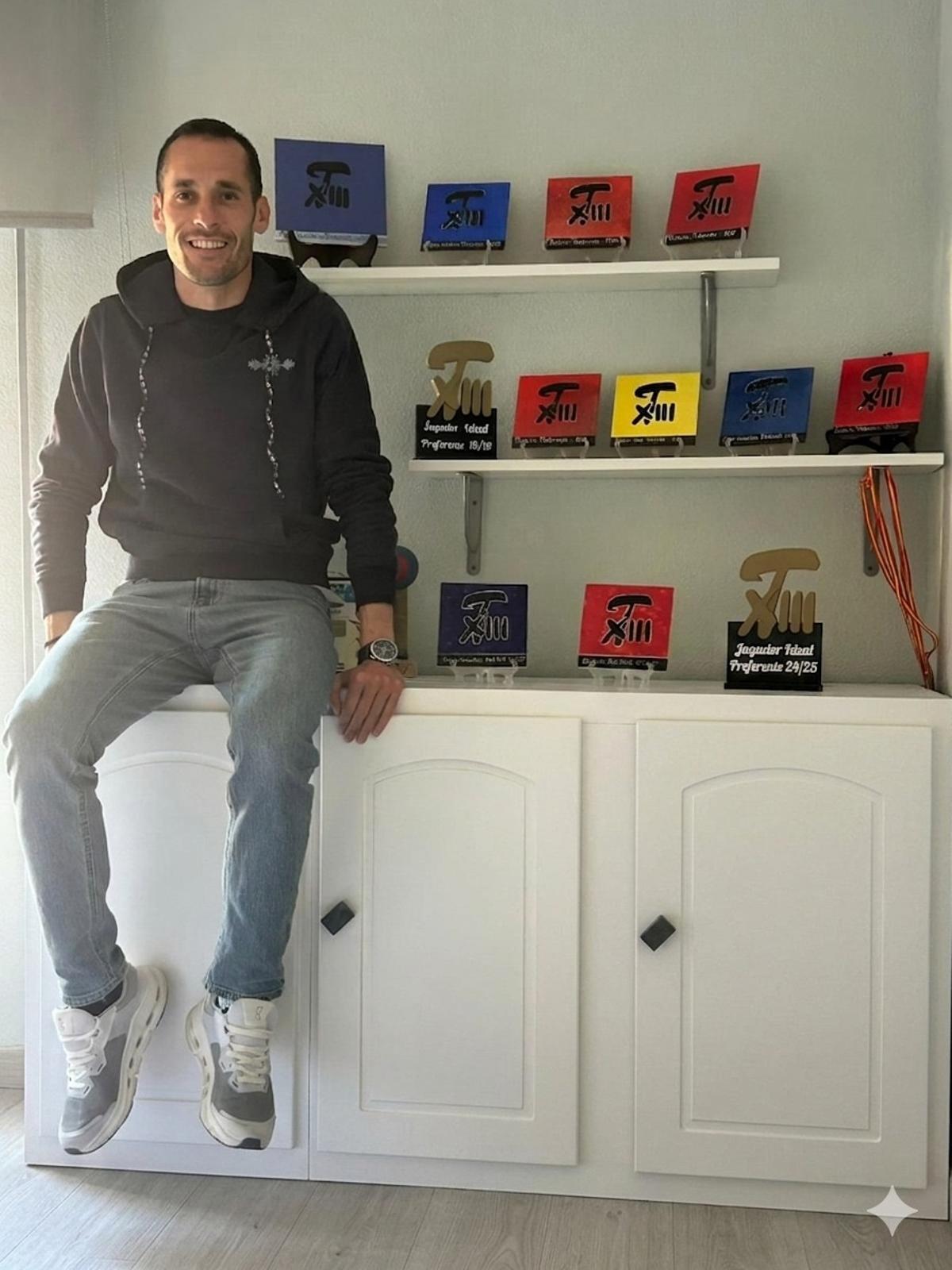 Nico Carrasco, con los premios de toda una vida