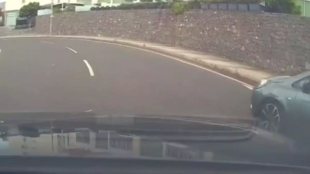 Conducción temeraria en La Minilla por no respetar un ceda el paso