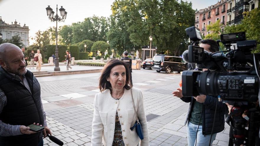 Según Robles los españoles (asintomáticos) del crucero infectado con hantavirus irán "voluntariamente" al hospital Gómez Ulla a realizar la cuarentena