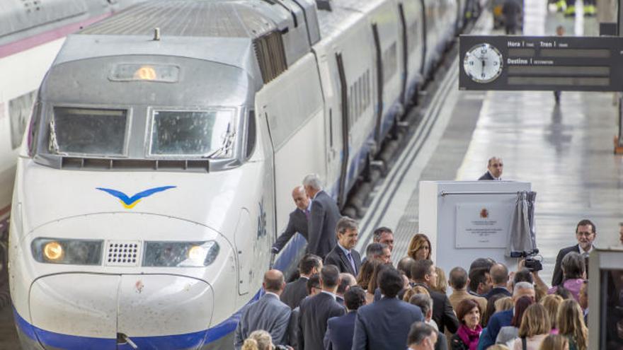 Los viajes en AVE entre Málaga y Sevilla quedarán en 1 hora y 35 minutos.