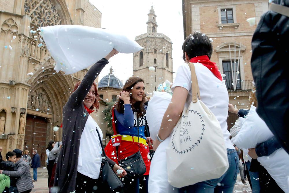 Guerra de almohadas en València