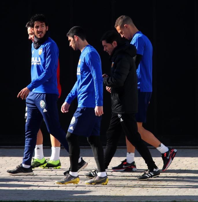 El balón de la Europa League en el entrenamiento