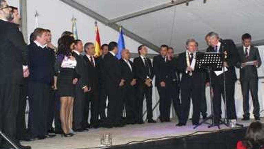 El Rotary Club de Los Montesinos se hace oficial al recibir la Carta Constitutiva
