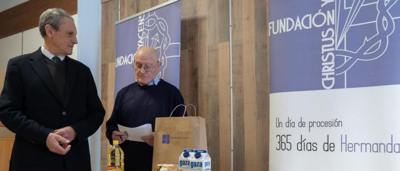 Dionisio Alba (izquierda), durante la presentación. | Jose Luis Fernández